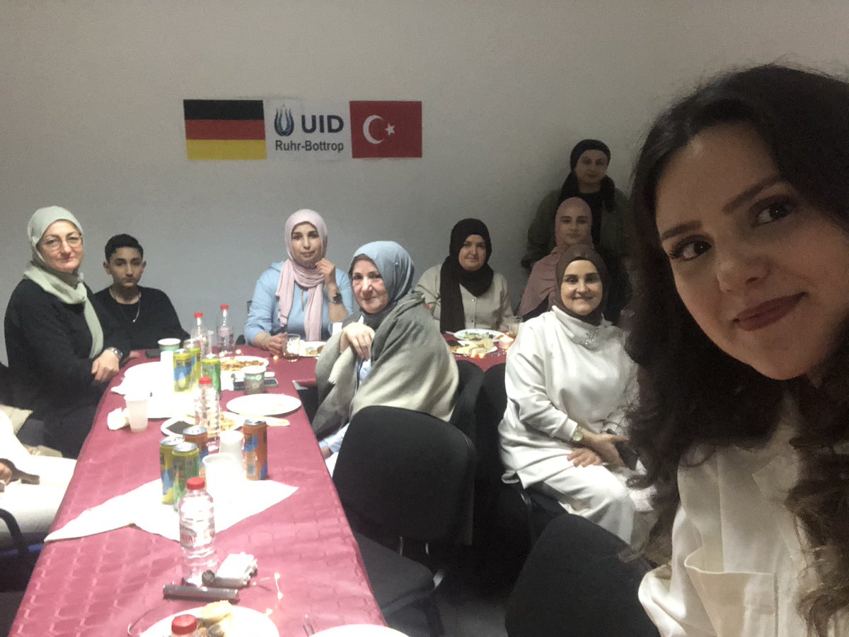 UIDBottrop's tweet image. Aileler arası Partimize hoşgeldiniz 🥳
Açılış serüvenimizi bu sefer genç yeteneğimiz Hamza ile yaptık. 
Öncelikle tüm hanımlarımızın emeğine ve ellerine sağlık onlar olmasaydı bugün böyle bir arada olamazdık. Teker teker TEŞEKKÜR ederiz!!