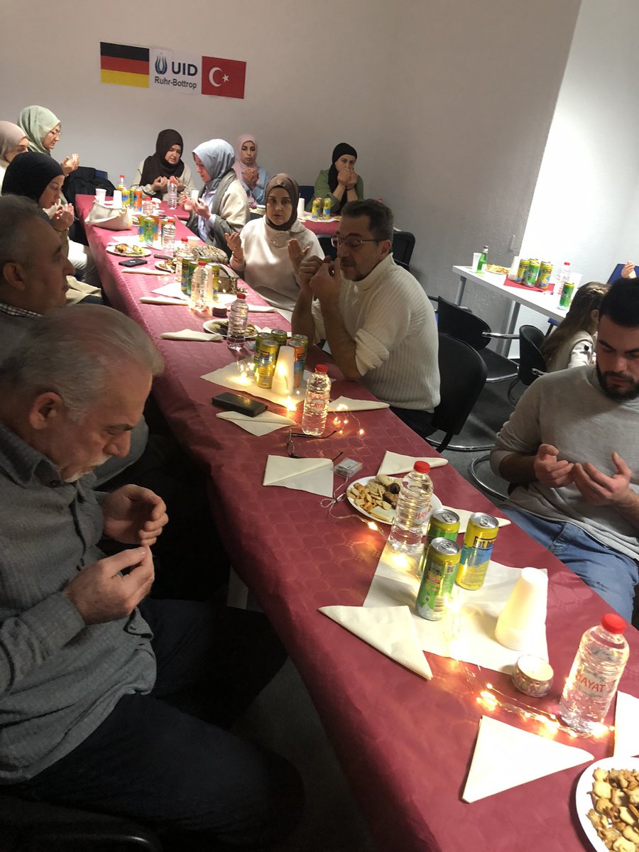 UIDBottrop's tweet image. Aileler arası Partimize hoşgeldiniz 🥳
Açılış serüvenimizi bu sefer genç yeteneğimiz Hamza ile yaptık. 
Öncelikle tüm hanımlarımızın emeğine ve ellerine sağlık onlar olmasaydı bugün böyle bir arada olamazdık. Teker teker TEŞEKKÜR ederiz!!