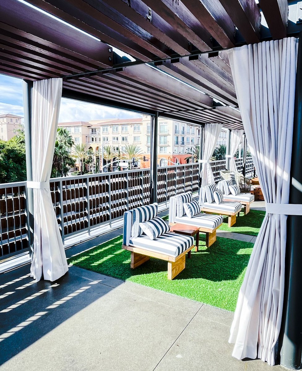 GalaxyDraperies's tweet image. Draperies aren't just for indoors! Privacy for each cabanas with UV protection to boot!

#cabana #poolside #solarshades #draperies #outsidedrapes #outdoorliving #socalliving #losangelesliving #sunprotection #UVprotection #playavista #insolroll #sunbrella #b2b