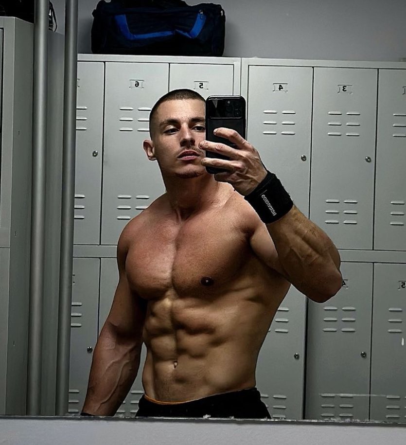 Alphaacash's tweet image. Waiting for your DMs 😈😈🔥