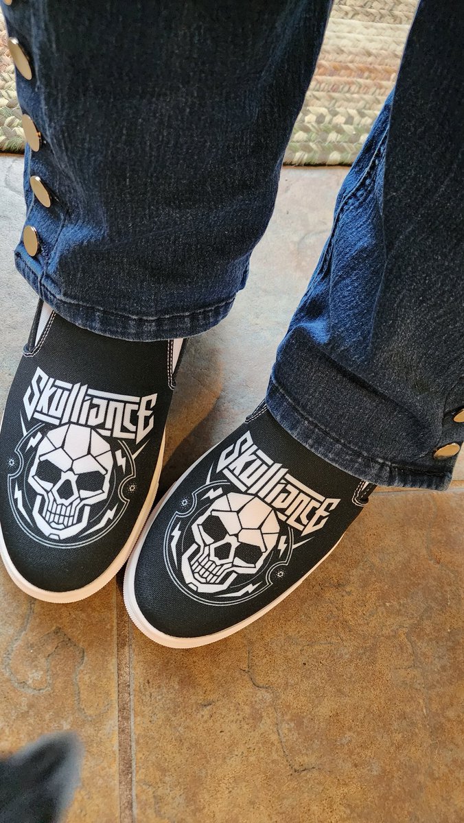 $Mrs_D3bz tweet media