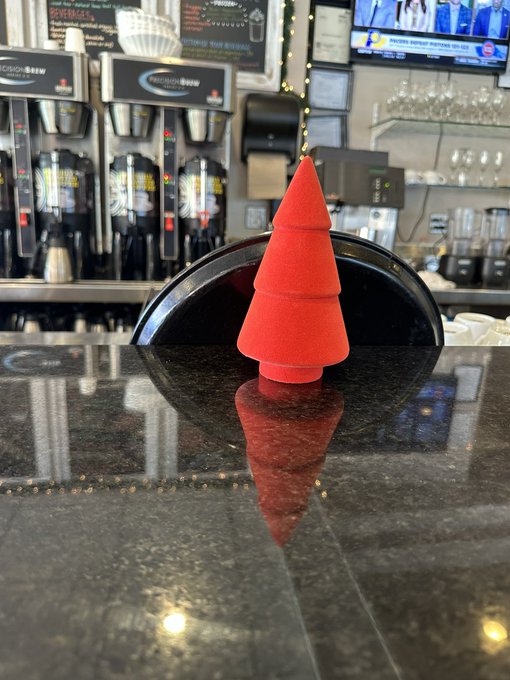 Their modern Christmas tree got me thinking. https://t.co/0uIoh2Wrgz