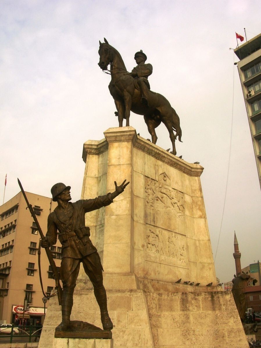 Mustafa Kemal Paşa Ankara'ya geldi.
27 Aralık 1919