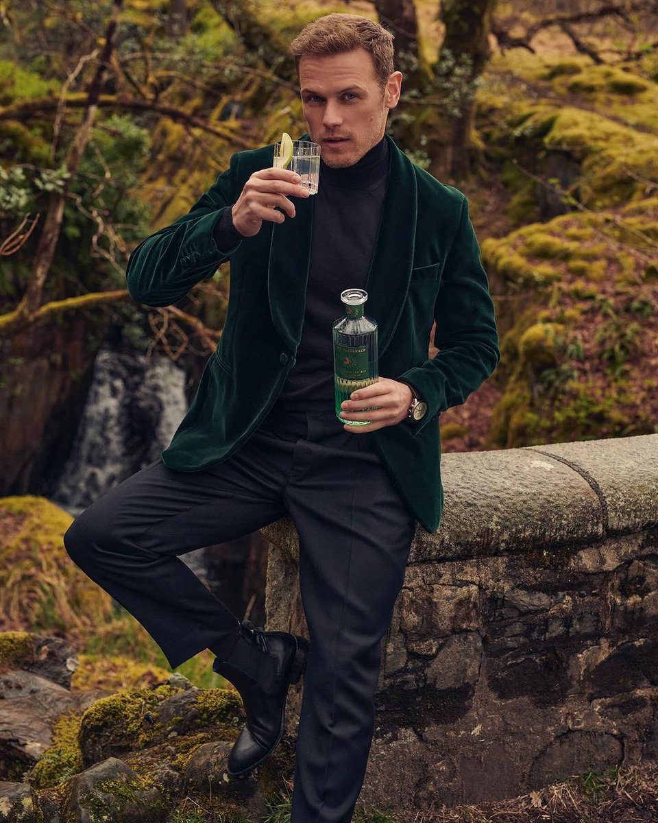 SassenachSpirit's tweet photo. Wishing you all a Merry Xmas and happy holidays!

Hope you’re treating yourself to something delicious…
🍸🍏🎄 https://t.co/oXLUNeo7Km