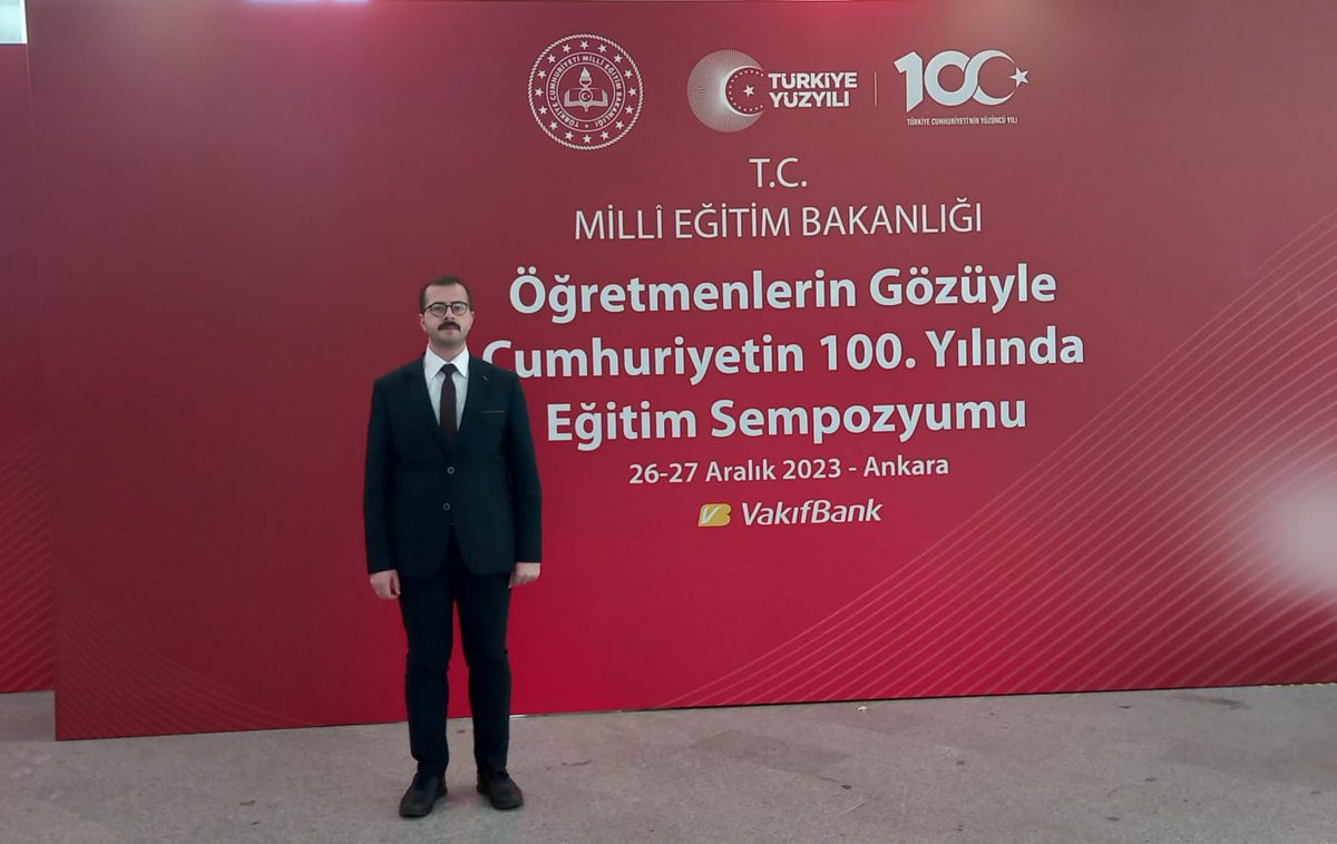 Gelecek 100 Yılın Eğitim Planının Şekillendiği Bu Sempozyumda Değerlendirme Kurulunda En Genç Bilim İnsanı Olarak Görev Yapmak Nasip Oldu. MEB Talim ve Terbiye Kurulu Başkanı Prof. Dr. Cihad DEMİRLİ Hocamıza Teşekkür Ederim. 
<a href="/AnkaraUni/">Ankara Üniversitesi</a> <a href="/AnkaraShmyo/">Ankara Üniversitesi Sağlık Hizmetleri MYO</a>