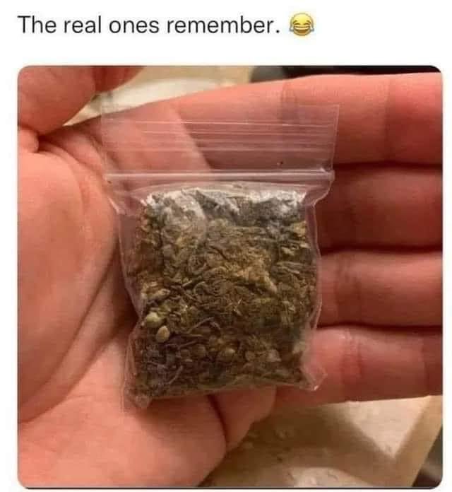 420's tweet photo. anyone this old? https://t.co/FhxCslOSab