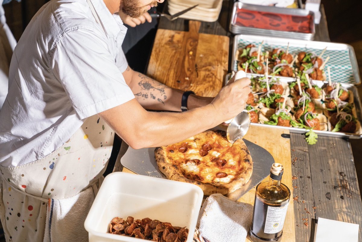 Thinking outside the [takeout] box. <a href="/ChowNow/">ChowNow</a>'s creative use of HQ featured on <a href="/FastCompany/">Fast Company</a>  fastcompany.com/90990540/would…