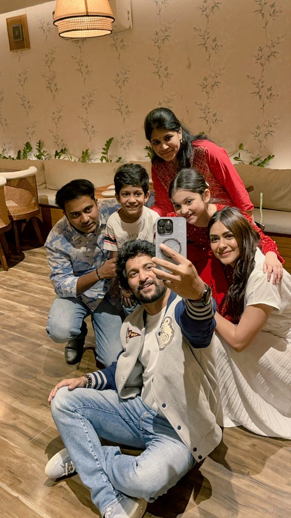 vihaan_cfindia's tweet photo. Our real-life story met the reel one♥️,The moments we shared with @NameisNani @mrunal0801 #KiaraKhanna were priceless 🥹,The way they treated Vihaan made it extra special, turning moments into memories we'll always cherish ♥️. #HiNanna #CFFamily https://t.co/bZu97zDgVY