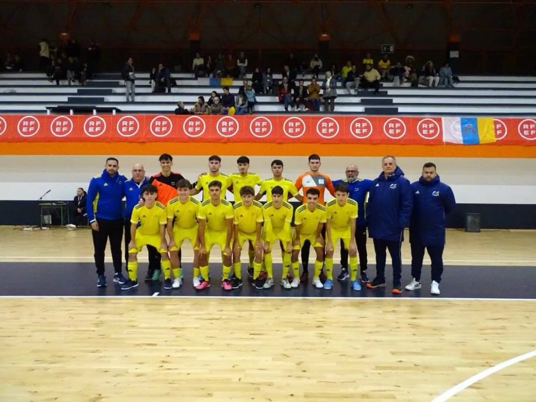 fedfutcanarias's tweet image. 🇮🇨🥅 | Canarias pierde ante @RFFM_FutbolSala en el debut de los Campeonatos Nacionales Sub-19 masculinos de fútbol sala.

🆚 Mañana segunda jornada ante @FedFutbolCeuta (11:00h 🇮🇨)

#VamosCanarias | #FutsalRFEF