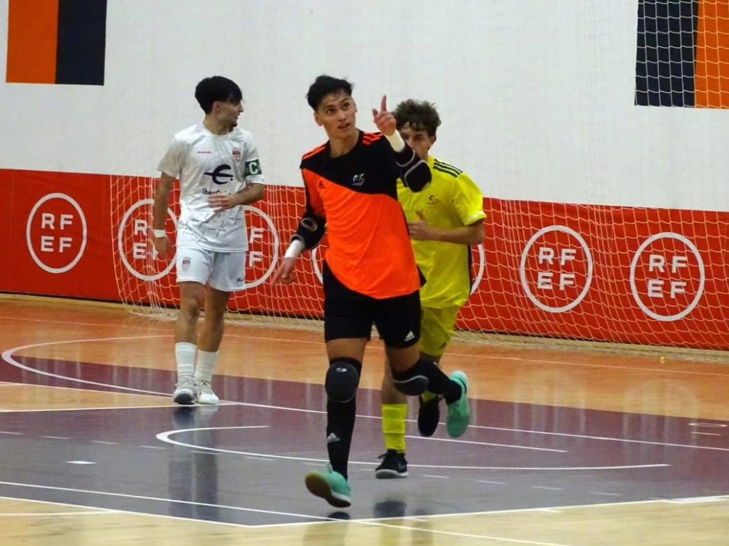 fedfutcanarias's tweet image. 🇮🇨🥅 | Canarias pierde ante @RFFM_FutbolSala en el debut de los Campeonatos Nacionales Sub-19 masculinos de fútbol sala.

🆚 Mañana segunda jornada ante @FedFutbolCeuta (11:00h 🇮🇨)

#VamosCanarias | #FutsalRFEF
