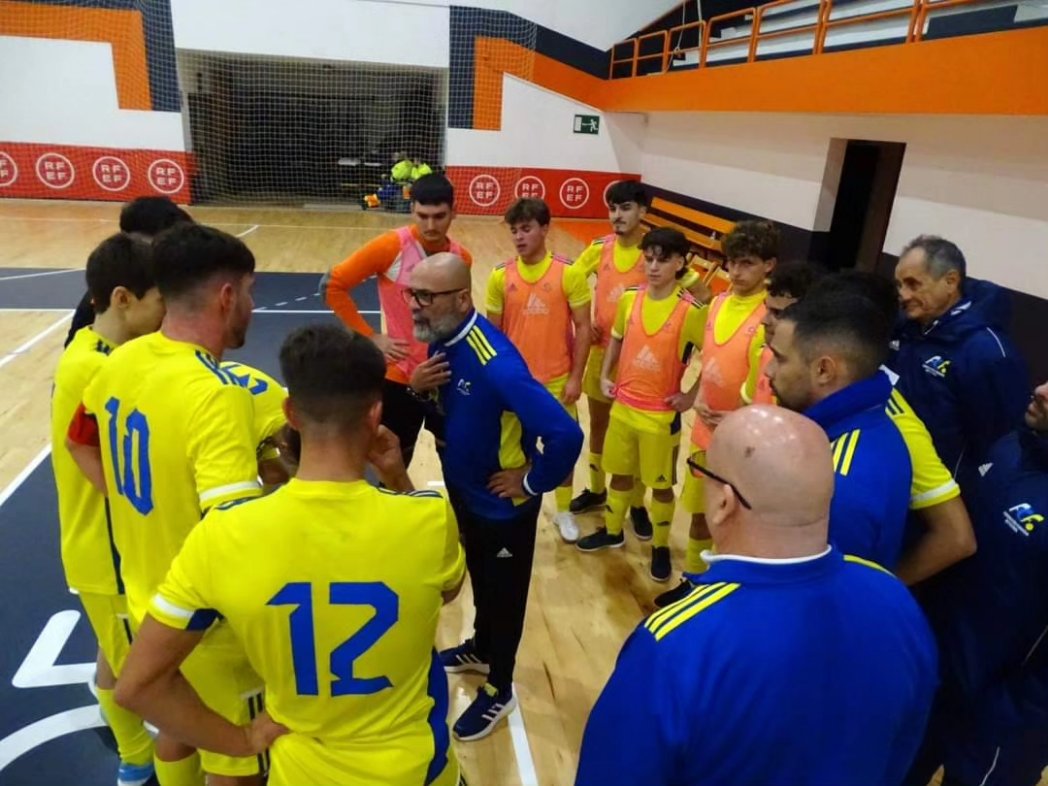 fedfutcanarias's tweet image. 🇮🇨🥅 | Canarias pierde ante @RFFM_FutbolSala en el debut de los Campeonatos Nacionales Sub-19 masculinos de fútbol sala.

🆚 Mañana segunda jornada ante @FedFutbolCeuta (11:00h 🇮🇨)

#VamosCanarias | #FutsalRFEF