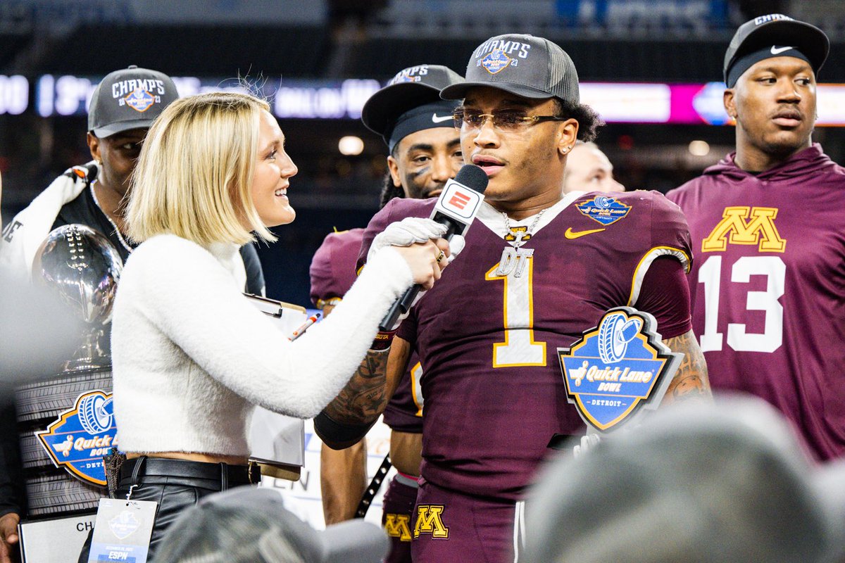 GameAboveBowl's tweet photo. Congratulations to our MVP of the game🏆!  @Dariustay1or https://t.co/Ggb3MDN3GS