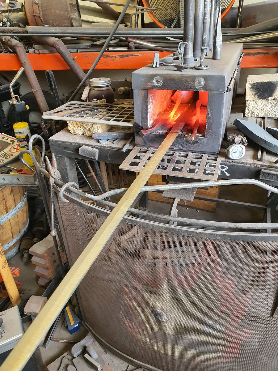LostInHash's tweet photo. Long sword class.
Day 4
#Vlogsmith #Blacksmith https://t.co/r7UQnN7vuI