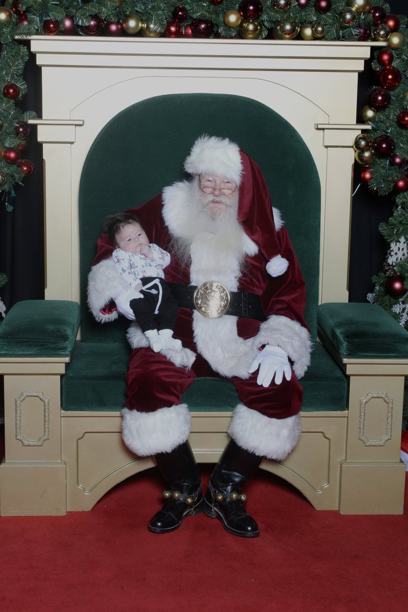 gentnmn's tweet photo. Dominic’s first Christmas 🎄 ❤️ https://t.co/QetpcgN0lH