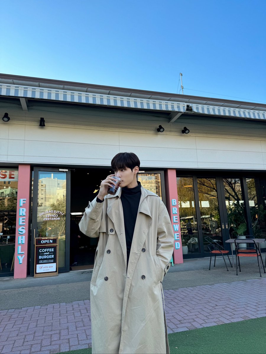 TaehoonFrance's tweet photo. • 📸

« Joyeux Noël.🎅»

©️| @tan__official_

#️⃣| #TAEHOON #방태훈 #CLIMIX #ToAllNation #탄 #TAN #PROXIMA https://t.co/cVn6cFzap5
