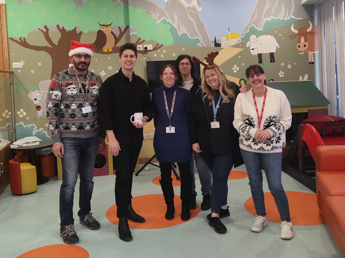 We have had a wand-derful 🪄 guest in our #Birmingham House. 🤩 Amazing TV magician, and friend of the Charity, @benhanlin came to perform in the House yesterday on Christmas Day! 🎄 Thank you so much for bringing your festive magic to our families, making memories together. ❤️
