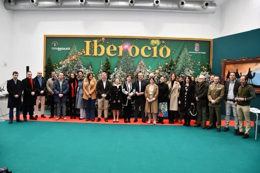 econoempleoEXT's tweet photo. El secretario general de Economía, Empresa y Comercio, @vicpiriz1975, ha participado en la inauguración de la 33ª edición de #Iberocio, la Feria de la Infancia y la Juventud de #Extremadura
✅ Hasta el 30 de diciembre en #IFEBA
➡️ Más de 100 actividades durante cinco días. https://t.co/Dal6OHHlln