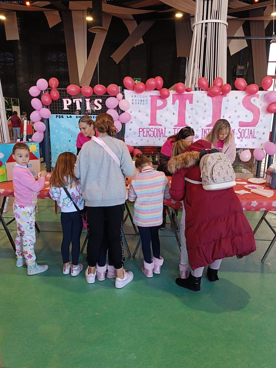 ptisgranada's tweet photo. Las PTIS de #Granada seguimos en Juveandalus, #Armilla hablando de inclusión y diversidad a familias y peques.

¿Te apuntas?

#ptisenlucha #niunpasoatras https://t.co/Ro3fBfiRIb