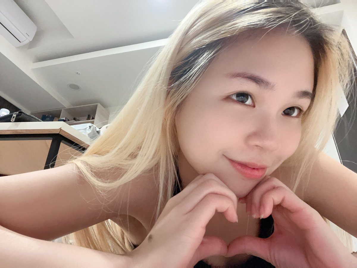 早安 起床了嗎？
起床的跟我說早安 https://t.co/J0maseIeIa