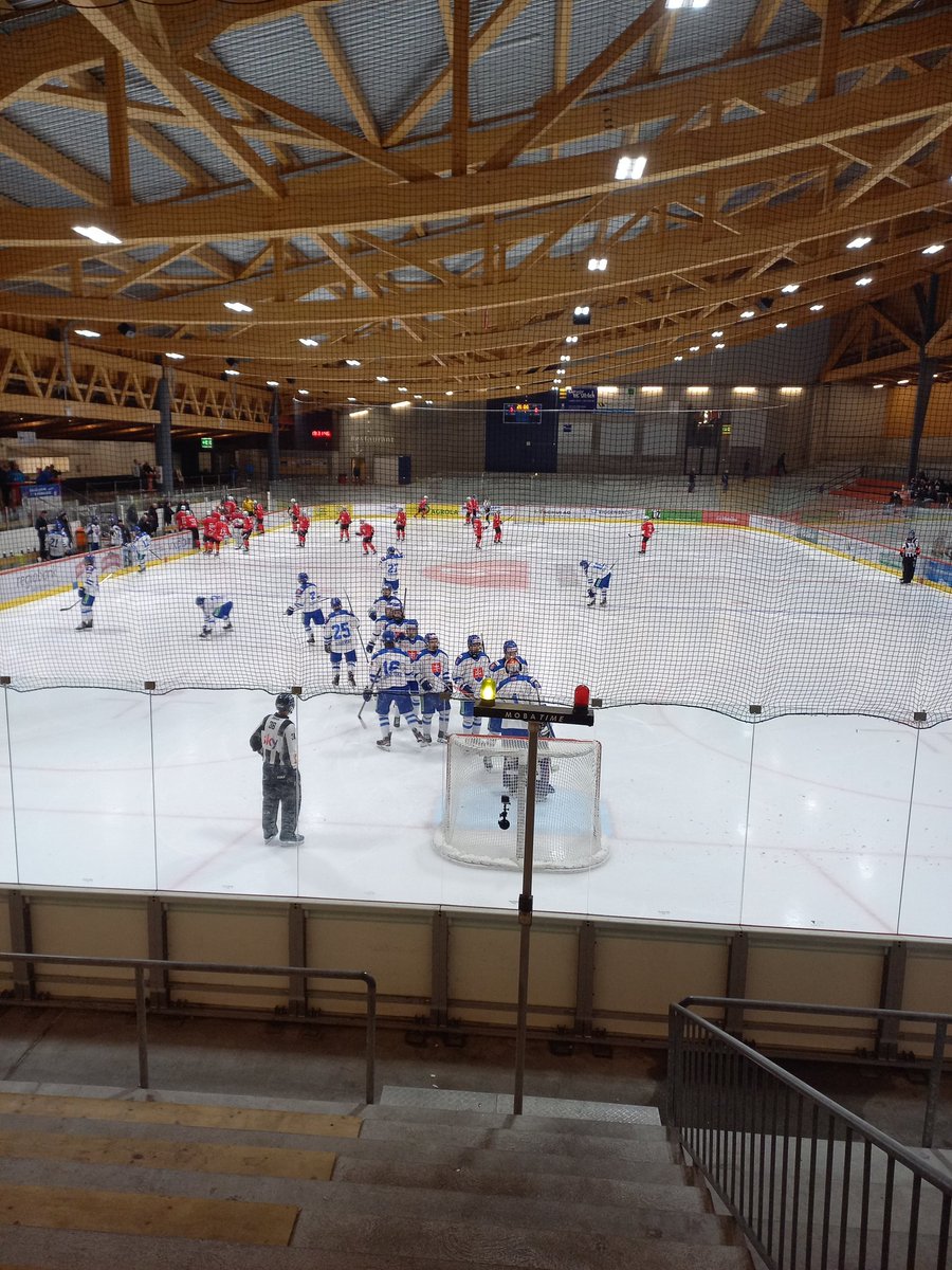 Slovakia made an inspired 3rd period comeback to beat the host Swiss in Zuchwil. After being badly outplayed for 2 periods, the Slovaks took advantage of some PP opps and eventually found the 3-2 winner at 2:45 of OT (1/3) <a href="/draftin_europe/">Draftin Europe</a> #scoutineurope