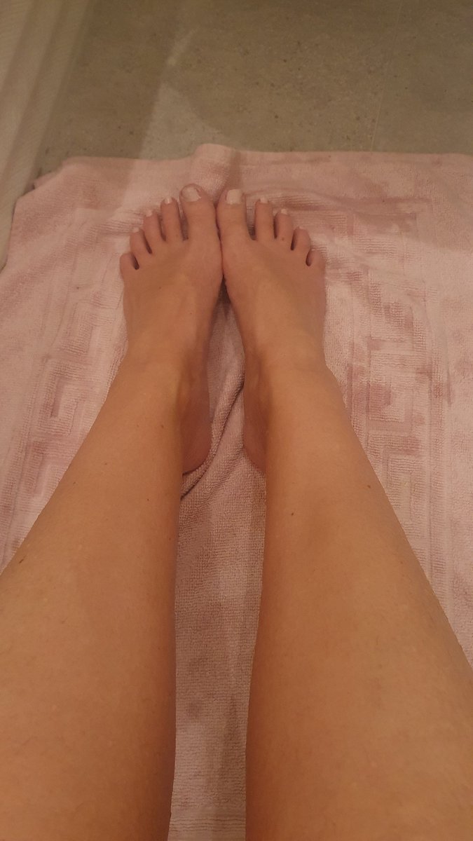 pidemepies's tweet photo. @FeetFinder Have fun 😇 https://t.co/gVB2biXPQc