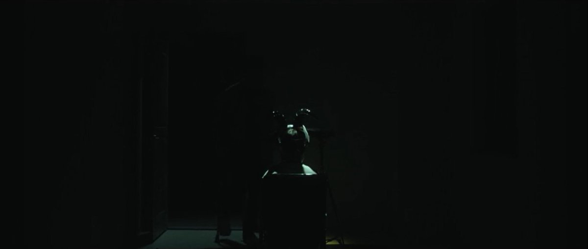 bru_eighth's tweet photo. eu penso q tudo q eles estão nos mostrando é um distração para o q realmente tá acontecendo. e o q realmente tá acontecendo ngm me mostra #Mouse #Mouseep4 https://t.co/88qRvN0JmN