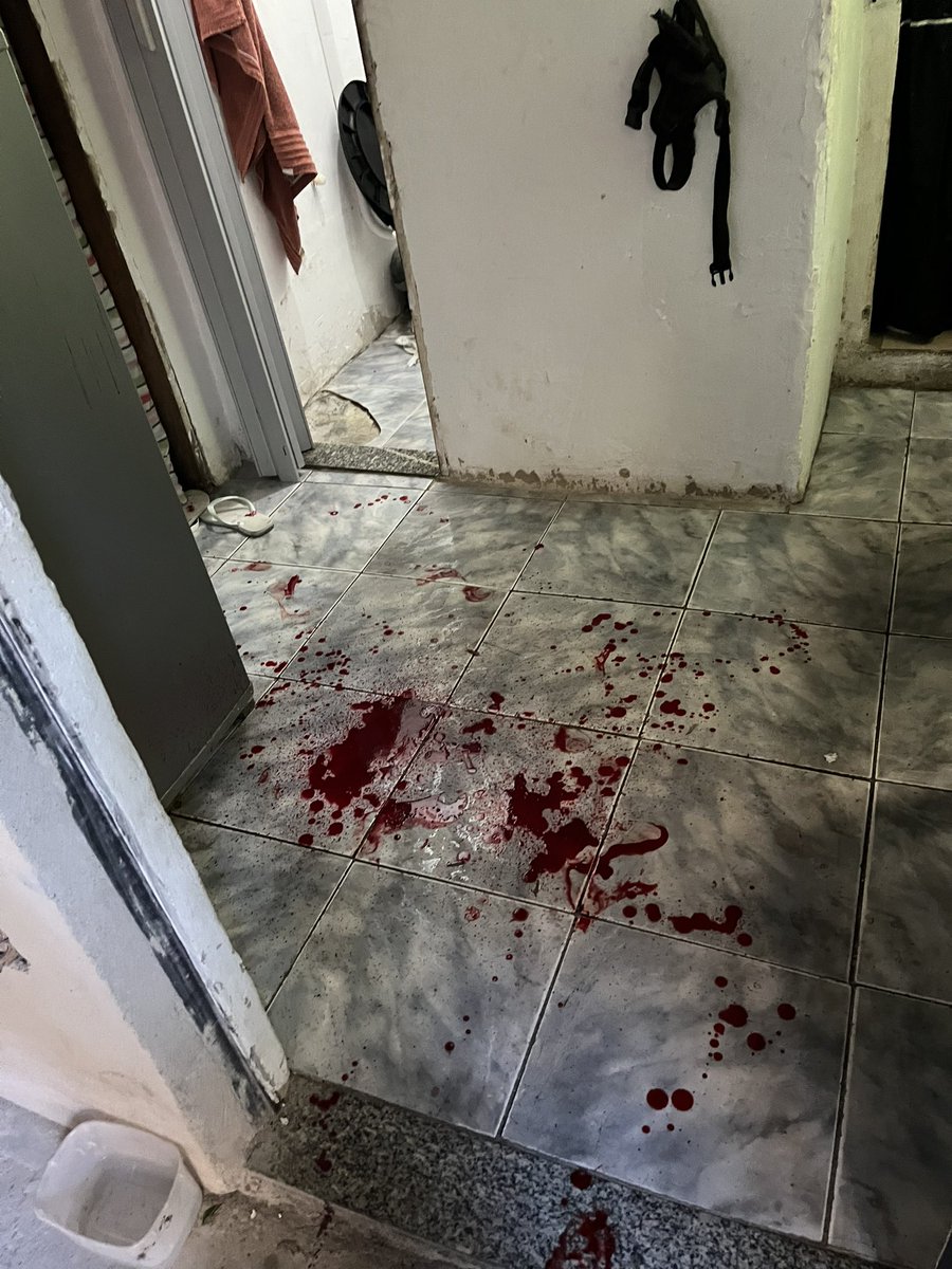 DaSul5521's tweet photo. Natal 25/23 sofri uma tentativa de homicídio de um cara que se dizia meu amigo, na manha do dia 25 enquanto eu estava dormindo ele pulou o muro da minha residência e me esfaqueou enquanto eu estava dormindo, numa atitude covarde levei 10 facadas!!! https://t.co/trZeeGLI2g