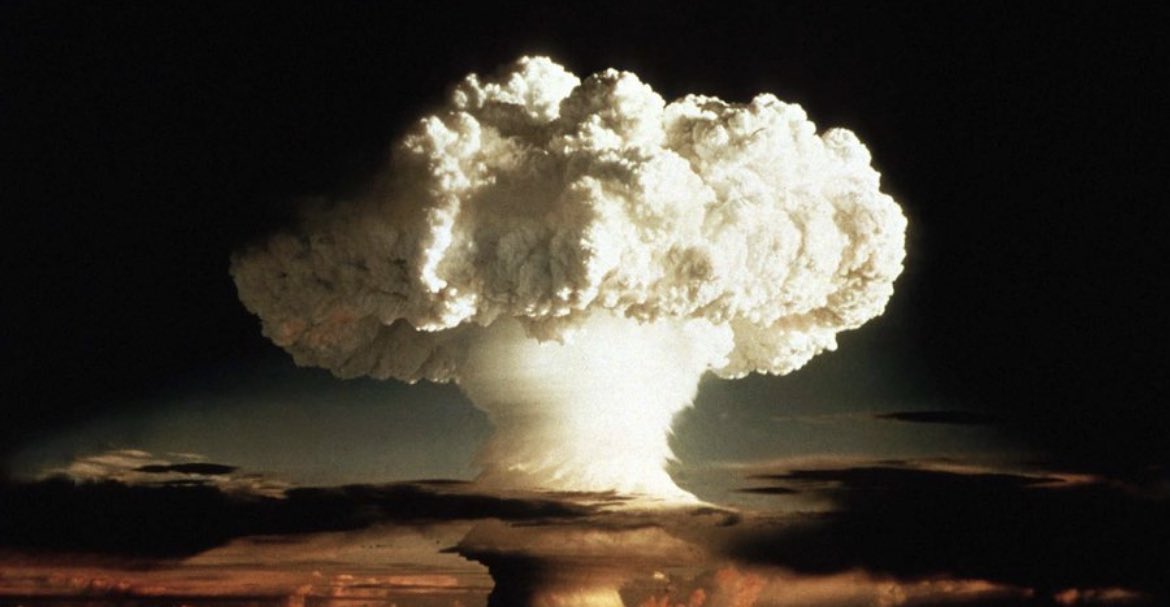 MorbidKnowledge's tweet photo. In 1957, a 42,000-pound hydrogen bomb, one of the most powerful of its time, was accidentally dropped by a bomber near Albuquerque, NM. Luckily, it landed in an uninhabited area, so no one was injured or lost their life. https://t.co/OLlX9ad5Az