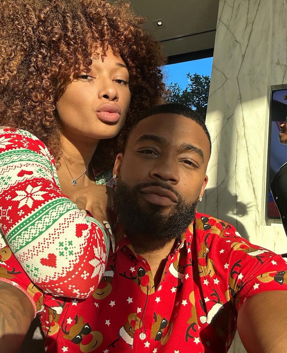stallionaccess's tweet photo. Megan Thee Stallion with Kellon Deryck for Christmas. 🎄 https://t.co/FxQMEVWqQa