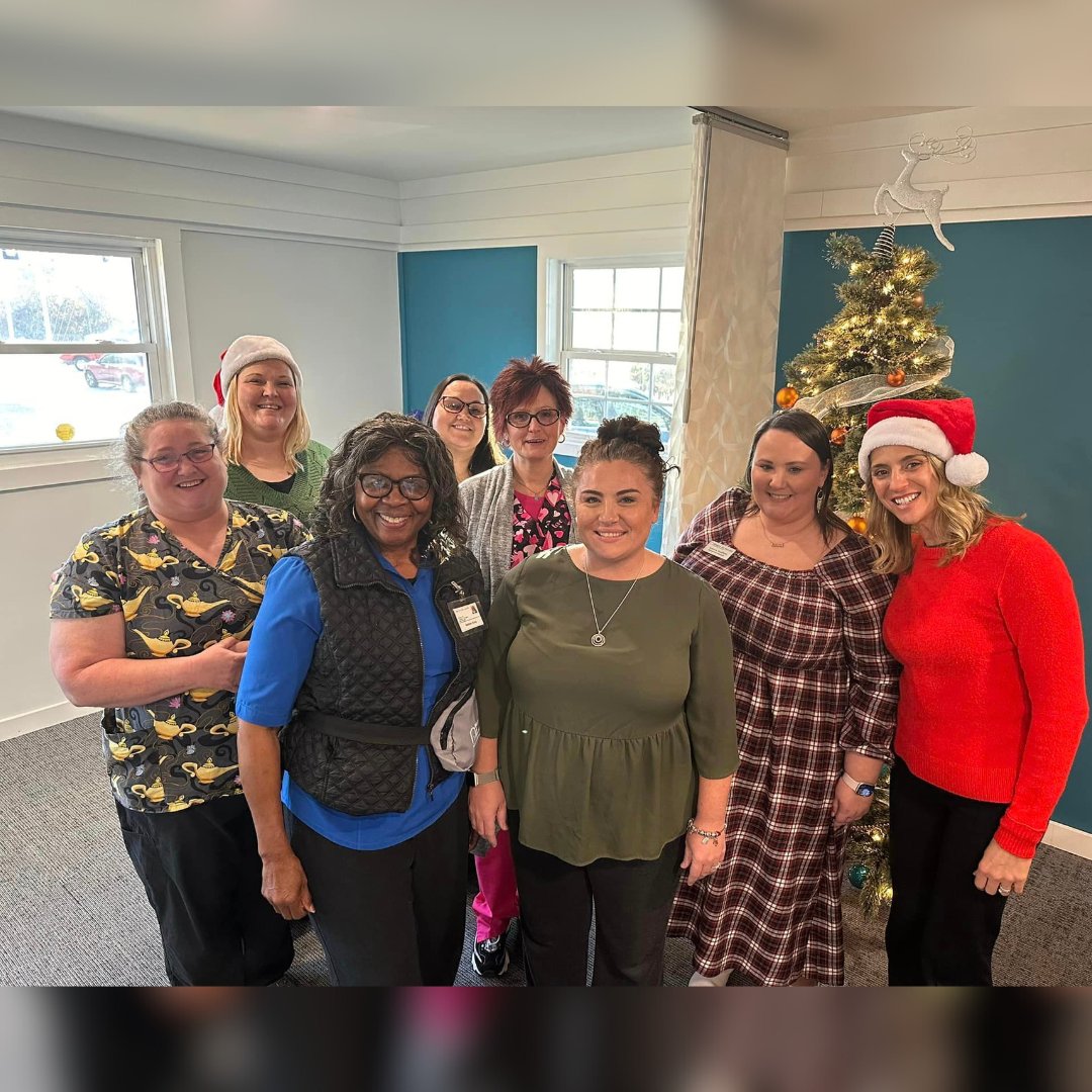 rightathomeUS's tweet photo. We hope everyone had a wonderful holiday. Our offices enjoyed spending time with family, friends, coworkers and their communities.
#HappyHolidays #CommunityMattersRemember #InHomeCare #Cargivers #RightatHome https://t.co/c8M5Ey1B9r