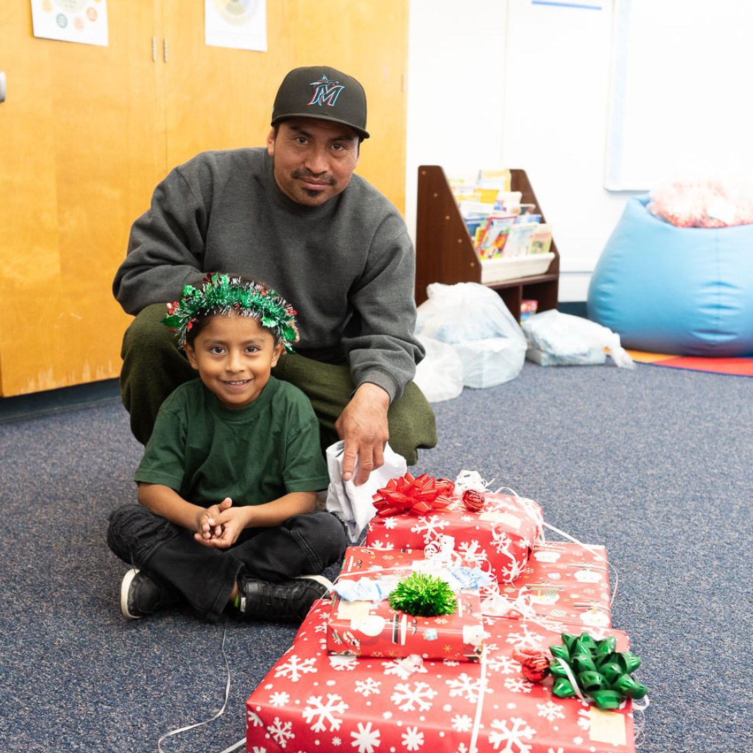 UnitedWaySB's tweet photo. Thank you to everyone who participated in United Way's 2023 Holiday Gift Drive! Over 230 local children and their families had a brighter holiday season filled with special gifts to fulfill their needs and wishes. #UnitedWaySBC #GiftDrive #SantaBarbara https://t.co/KJSeoksBvR