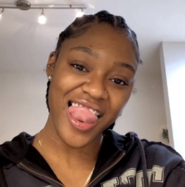 bella_xyz's tweet image. Merry Christmas #firstkill fandom! 🎅🏻🎄🎁 #savefirstkill #mochabands #sarahcatherinehook