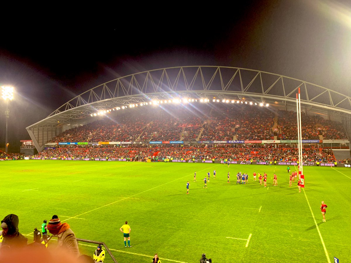 Amazing atmosphere in a sold out Thomand Park in spite of non stop wind and rain. 2 teams very evenly matched but Leinster edged out an ugly win.