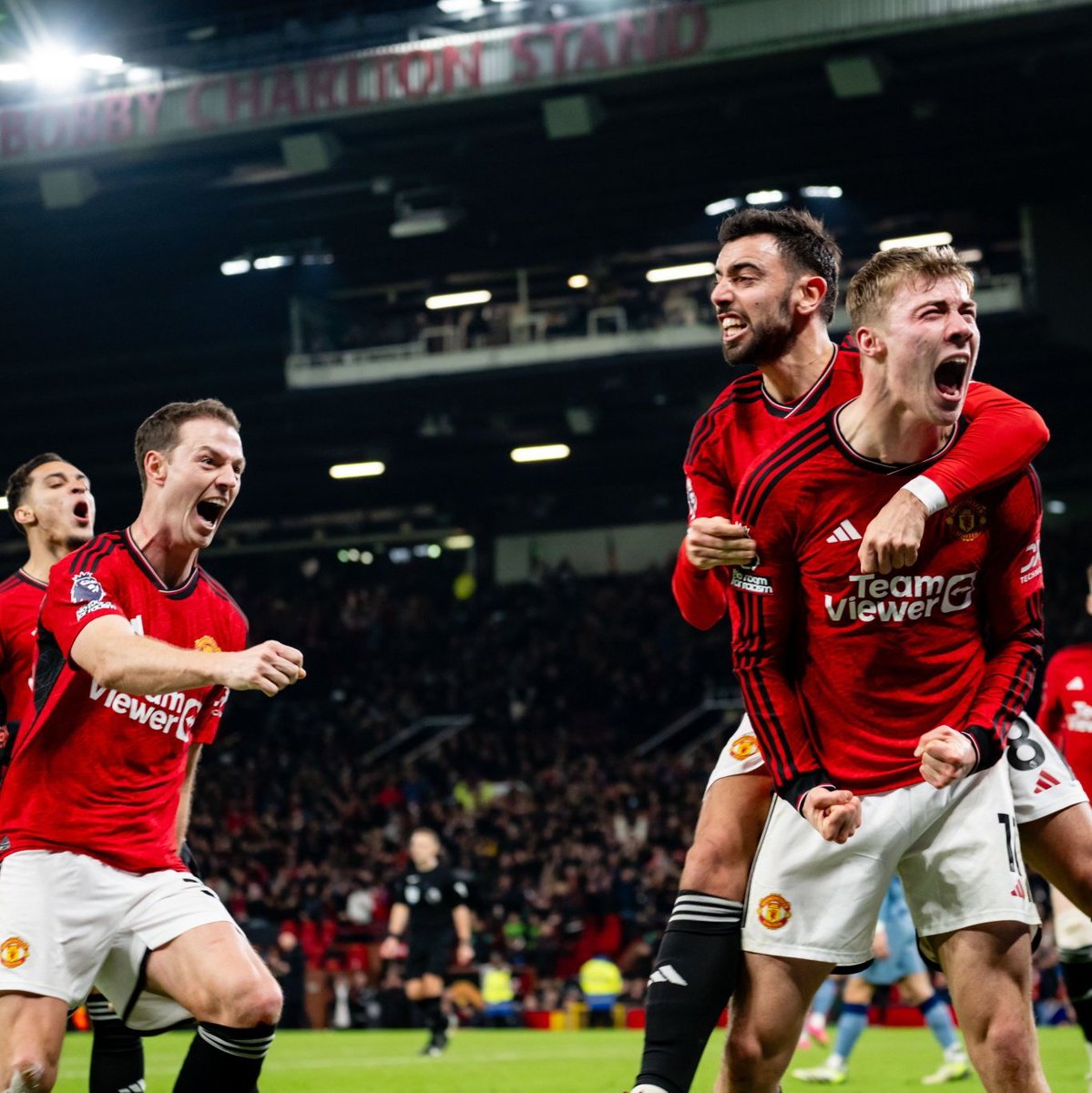 UtdFaithfuls's tweet photo. • Højlund's first leage goal
• Rashford assist and masterclass
• Garnacho brace and insane performance
• Bruno monsterclass
• From 2-0 down to beat Villa
• First win in 5 games 
• Much needed win for Ten Hag

UP THE F**KING REDS! ❤️🔥 https://t.co/sKqmTEeZew