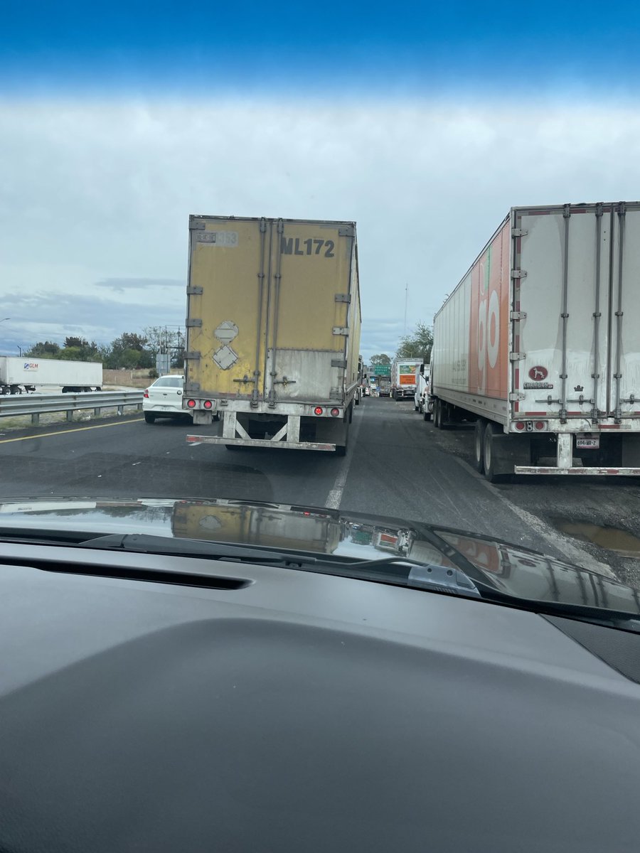 ⁦<a href="/redviacorta/">Red Vía Corta</a>⁩ pagas la caseta para llegar más rápido y siempre tardas mas de 10 min esperando.