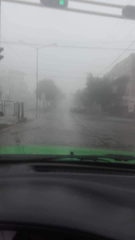 somosdleon's tweet photo. No estás viendo Silent Hill, estás viendo León, Guanajuato, con un cielo completamente nublado y frío. 

Estamos viviendo un invierno frío y bastante rico... 🥰❤️ https://t.co/0sAoveeGIO