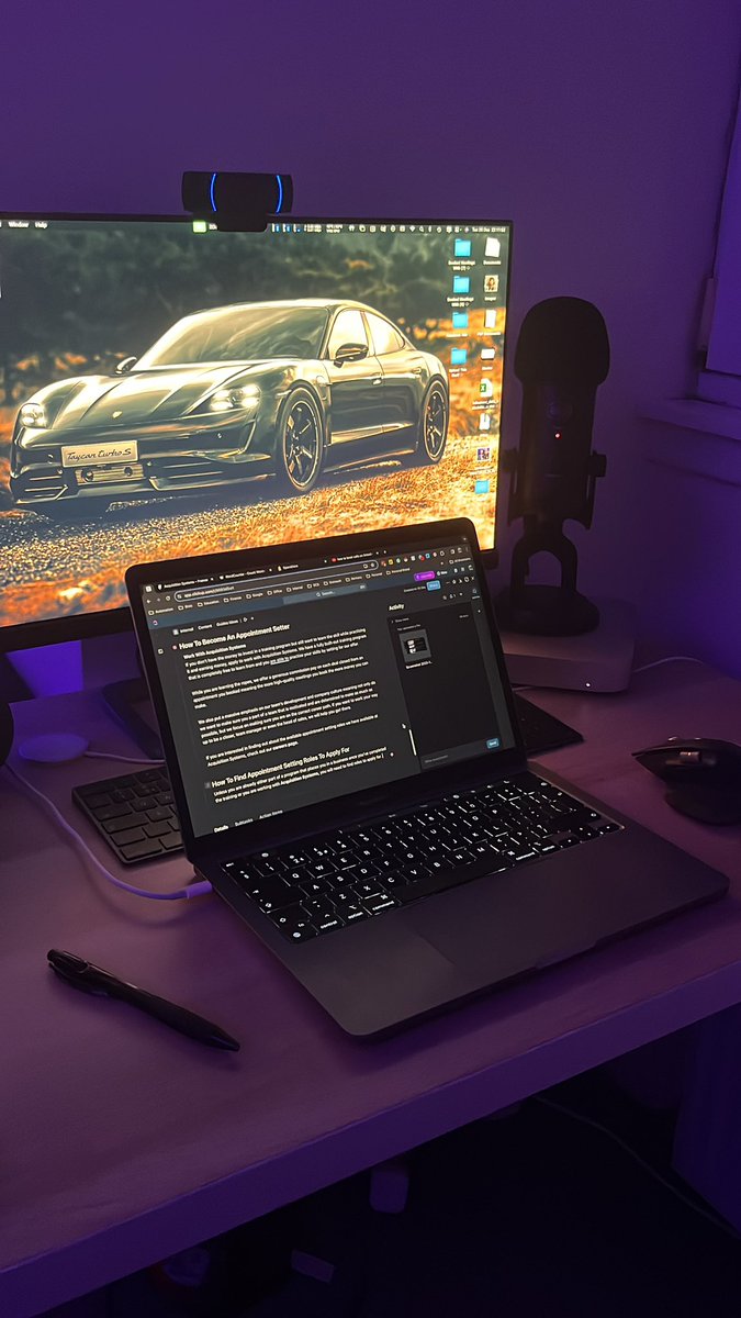 Adopted <a href="/BenjaminLBrooks/">Benjamin Loki</a> way of working with laptop in front of monitor

Try it if you want to 5x your productivity 

P.S new guide coming in the next few days