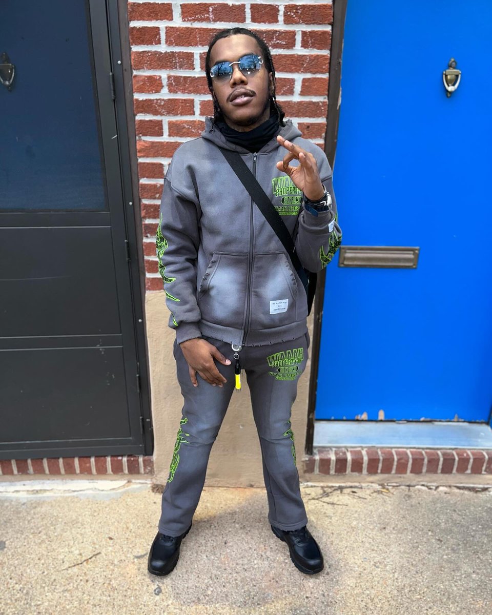 1AbmHunch0's tweet photo. ABMMLT 4L💸🔫🐍✨🏴☠️❤️🔥 #FreeDa🛝 #LLAMN💔 https://t.co/UNdwkvKWRH