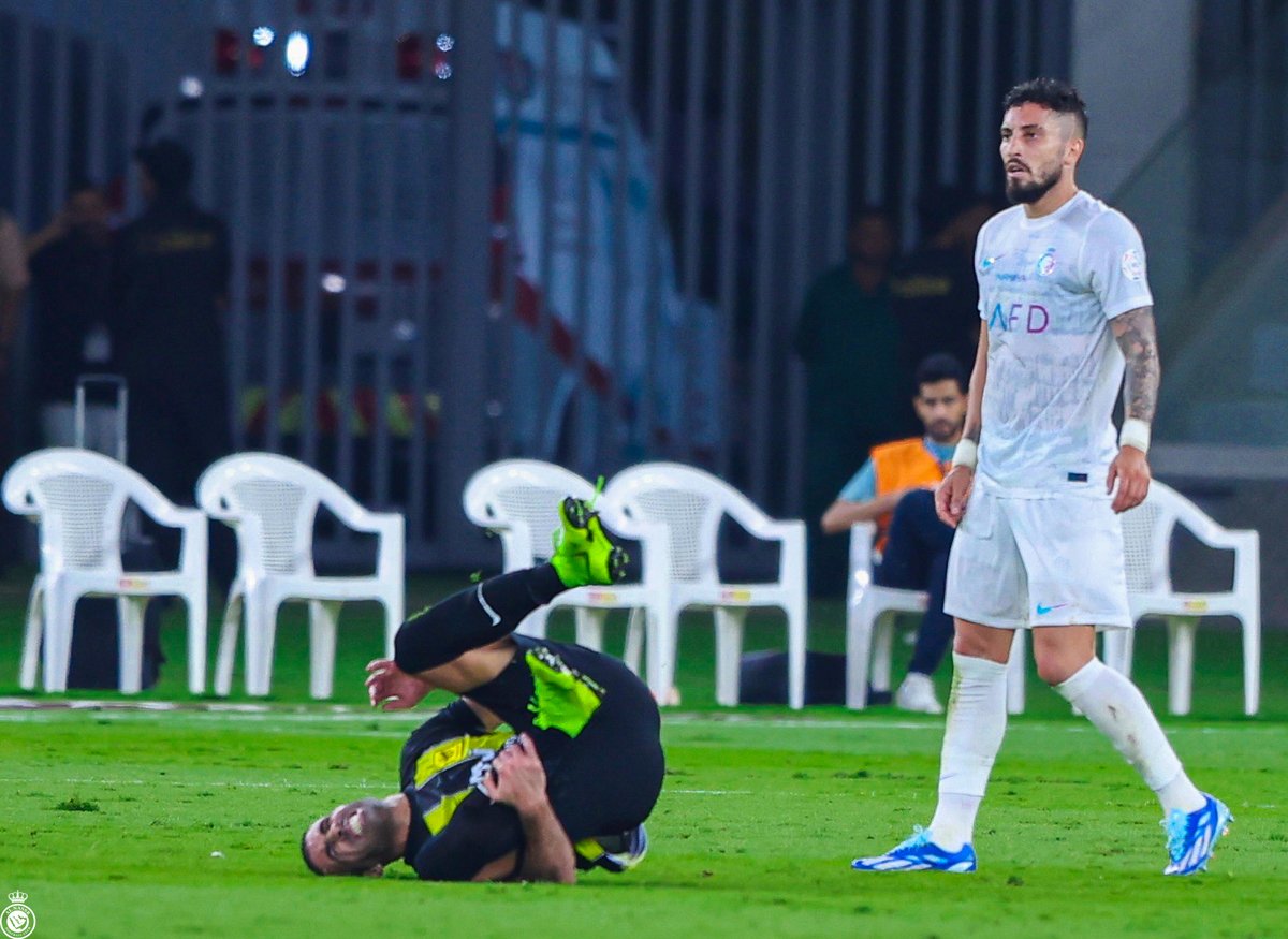 AlNassrFC's tweet photo. 🙃 من لـيـلـة الخمـسـة 😄 https://t.co/XgG89NCi2G