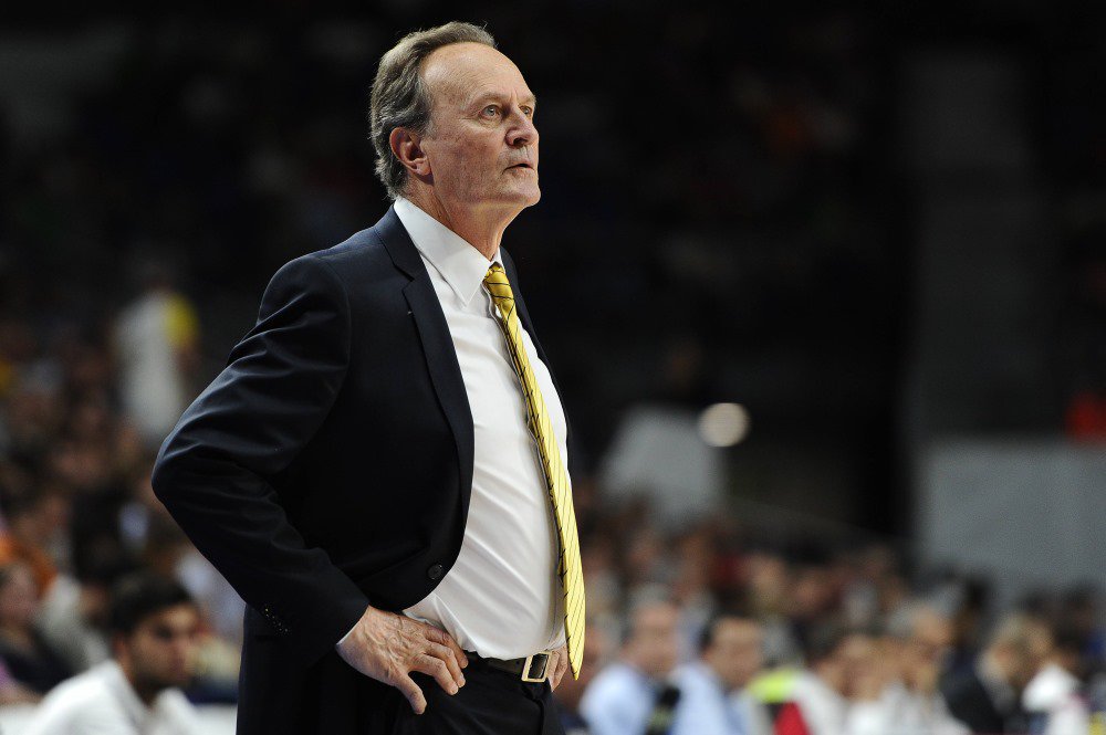 - ¿Qué piensa sobre el baloncesto femenino?

- El entrenador Aíto García Reneses: "Que ellas juegan mejor que los hombres. Su técnica les lleva a controlar todas las situaciones complicadas que se dan en el deporte".