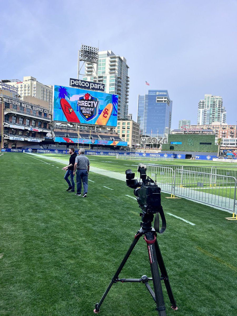 AlaniLetang's tweet photo. TONIGHT on @fox5sandiego Last minute San Diego Holiday Bowl prep is underway! USC and Louisville will face off on Wednesday 12/27 @5P on @fox5sandiego https://t.co/BoOEnBVgs1