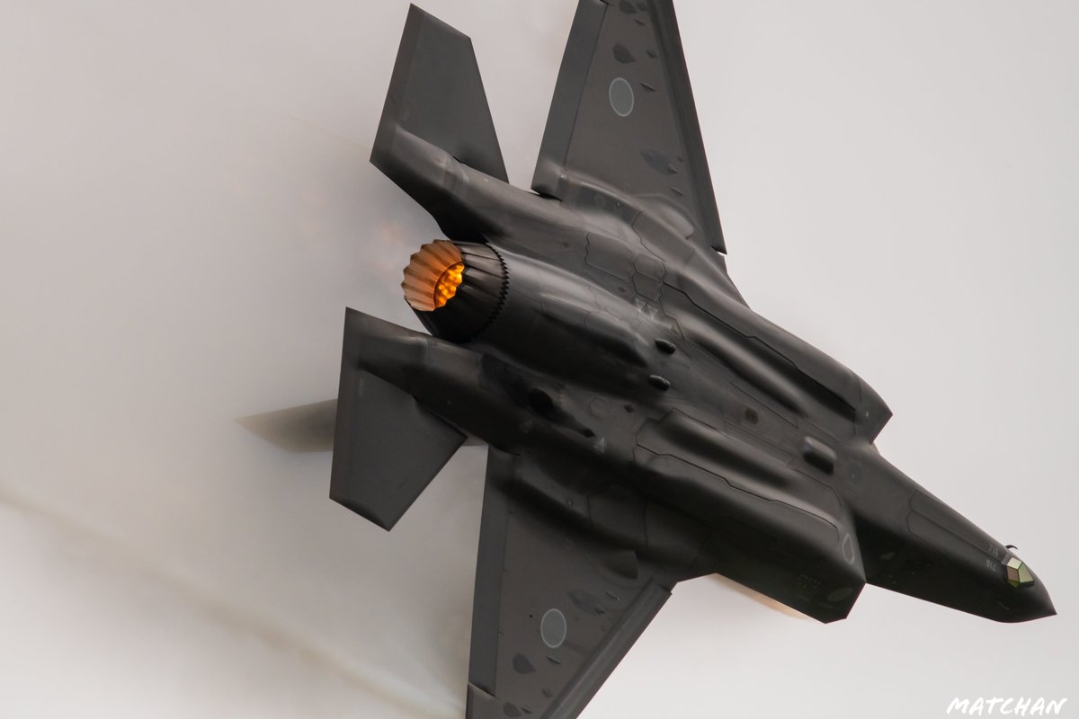 out_onespirit_1's tweet image. 『Lightning II』
#三沢基地
#F35
#LightningII
#2023年を振り返る
#今年も残りわずかなのでお気に入りの4枚を貼る