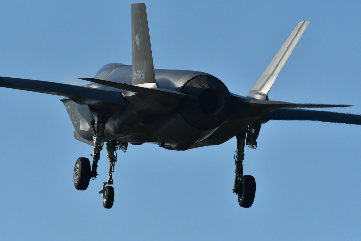 out_onespirit_1's tweet image. 『Lightning II』
#三沢基地
#F35
#LightningII
#2023年を振り返る
#今年も残りわずかなのでお気に入りの4枚を貼る