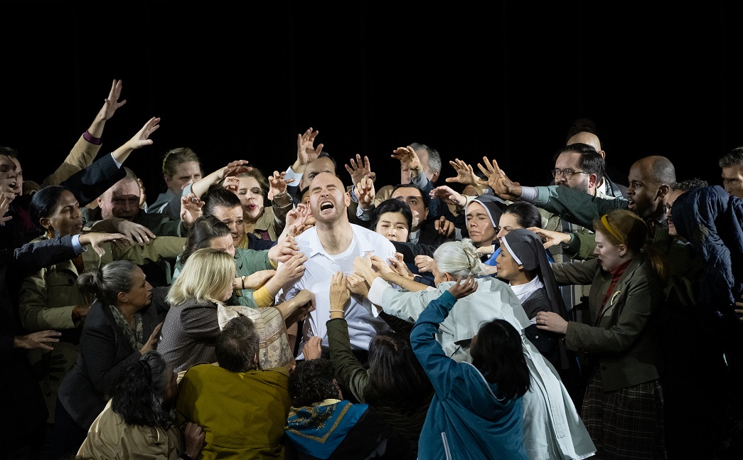 anaclasemusique's tweet photo. Opéra de Lyon ELIAS #Mendelssohn par Calixto #Bieito et Constantin #Trinks avec Derek #Welton Robert #Lewis Beth #Taylor Kai #RüütelPajula etc. – Irma #Foletti signe notre chronique https://t.co/M8RAhfNC57 https://t.co/FoiCeD4HVE
