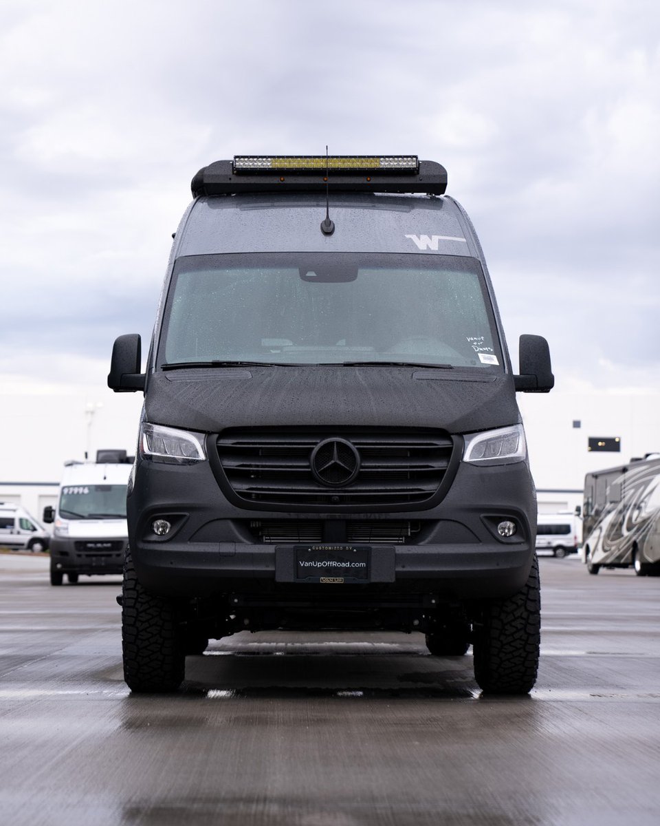 Conquering the elements, rain or shine 💪🏼🚐