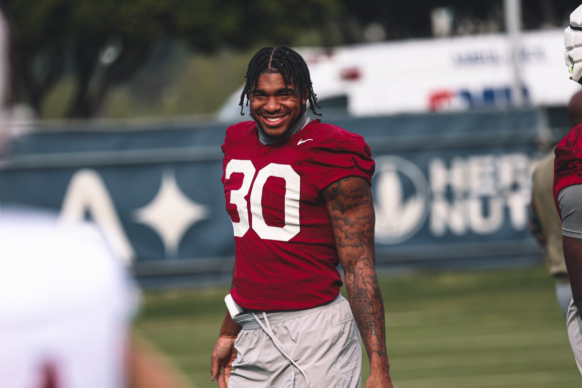 AlabamaFTBL's tweet photo. Cali VIBES! 🤙

#RollTide https://t.co/jORwcaL7P0