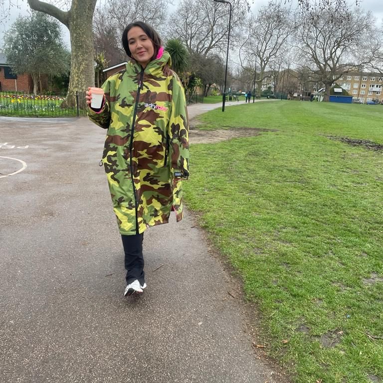 Si_Smith_CPO's tweet image. What is it with people wearing dry robes as their day to day coats 🤦‍♂️🤦‍♂️ world gone mad #DryRobe #WorldsGoneMad