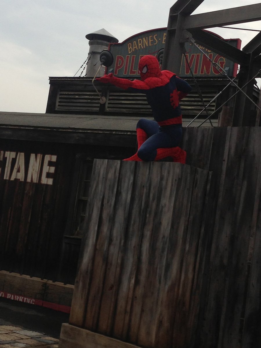 tomadNR84's tweet photo. D-26
リアルスパイディがいたことも🕷️
結構みんな知らなかった。
2013年頃の写真。
いつから無くなったんやろって思って…
きっと彼が来てからだね(4枚目)

#ありがとうスパイダーマン
#ラストアメージング
#スパイダーマン
#USJ
#USJファン 
#D_26 https://t.co/UBEqrvZ7Ab