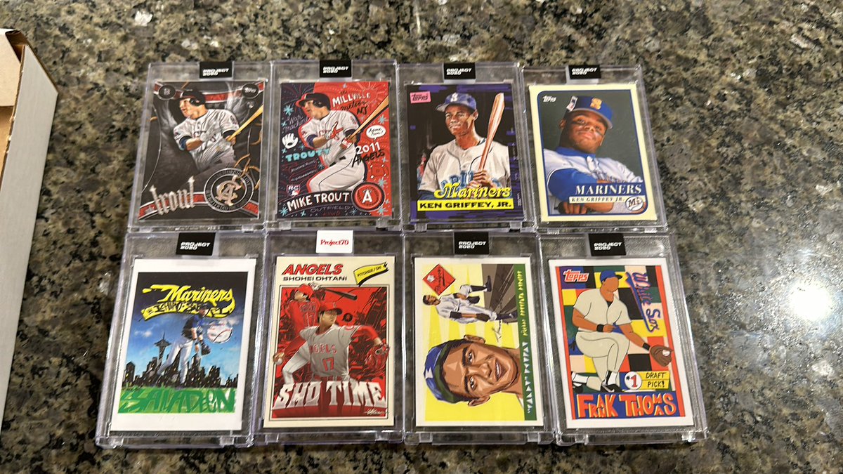 jlun13's tweet photo. These 18 have sold! Thanks for all the claims so far!!! #GoBlueStackSale #TheHobby 💙💙💙 https://t.co/E4SNc1RKem