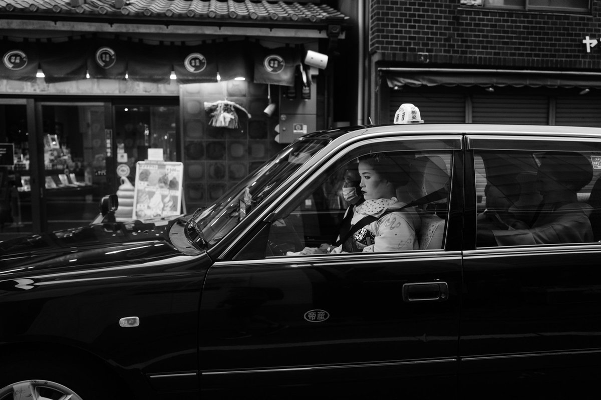 SHOW TIME!
Show us the most difficult shoot of this year and tell us why… 
Tag friends please
I start: Kyoto, Japon - I was lucky to spot a Geisha! A difficult one 😊
I tagg: <a href="/XimenaEchague/">ximenaechague.eth LIVE on Sloika /+ Tez</a> <a href="/AYilmazmaden/">Alphan YILMAZMADEN</a> <a href="/thesolorover09/">Abhi Sol/Eth/Tezos</a>